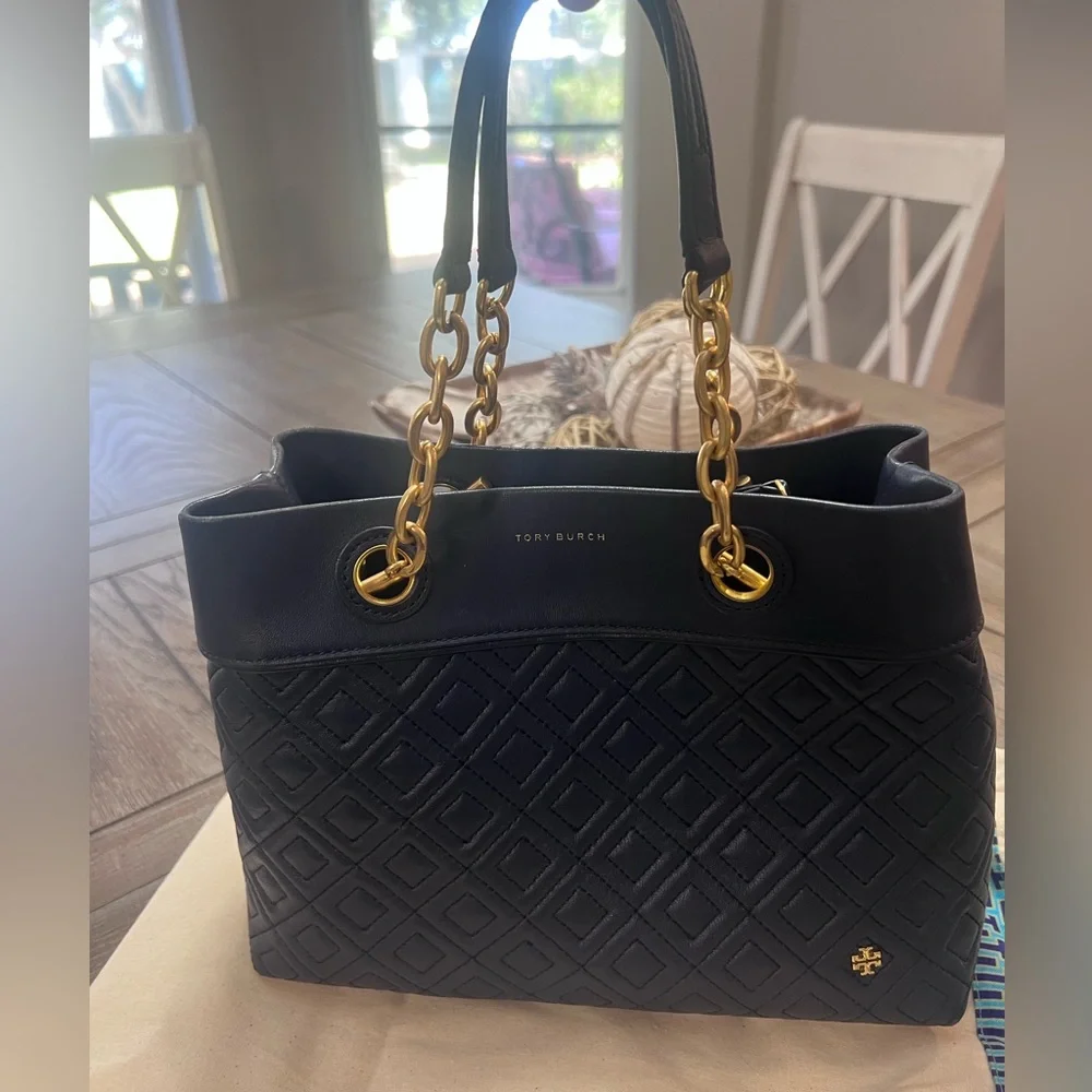 Tory Burch Fleming quilted handbag - Picture 5 of 14